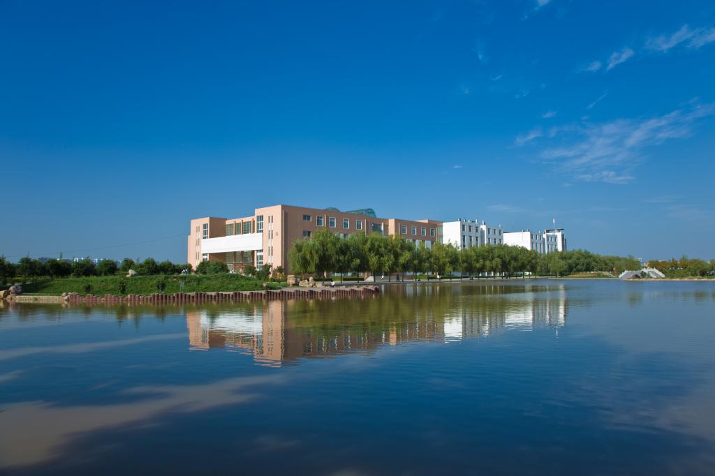学习强国:每日校训 | 河南科技大学:明德博学 日新笃行