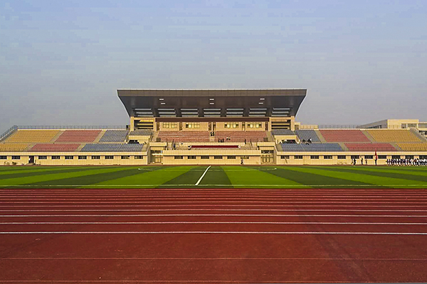 学校开元校区主体育场按时交付使用-河南科技大学