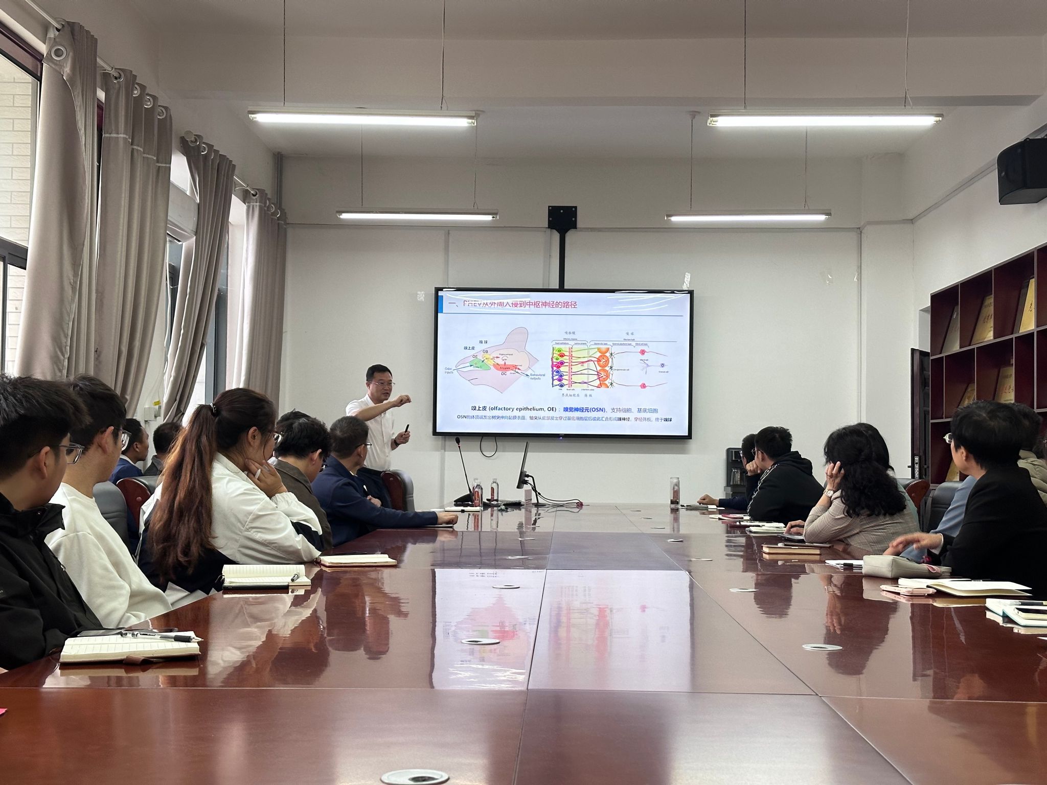 吉林大学贺文琦教授应邀为我校师生作学术报告