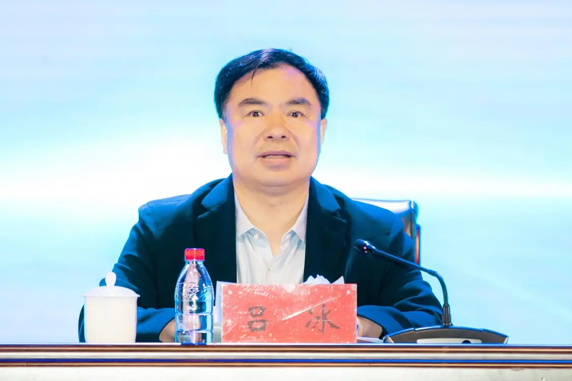 省委教育工委专职委员吕冰 省委教育工委专职委员吕冰
